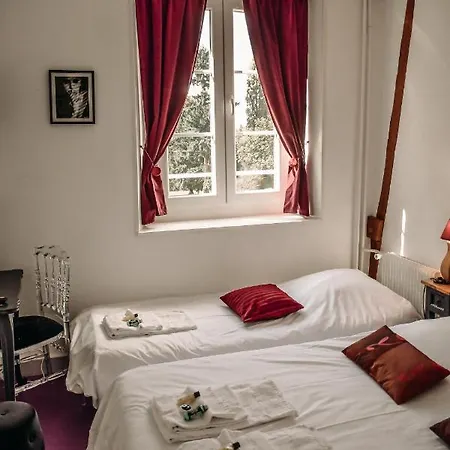 Chateau De Bed & Breakfast