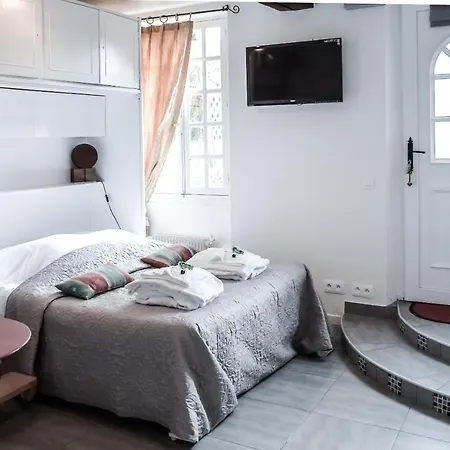 Chateau De Bed & Breakfast La Houssoye