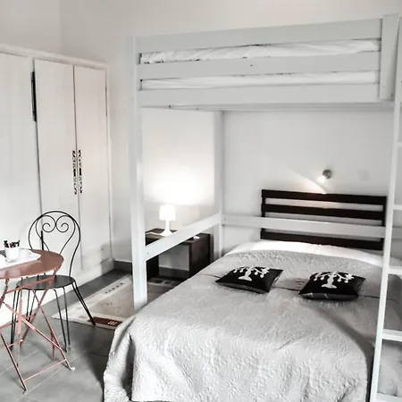 Chateau De Bed & Breakfast