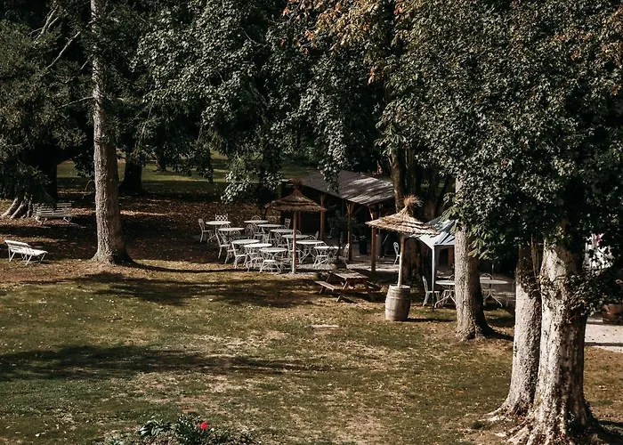 Couette-café Château De 3*